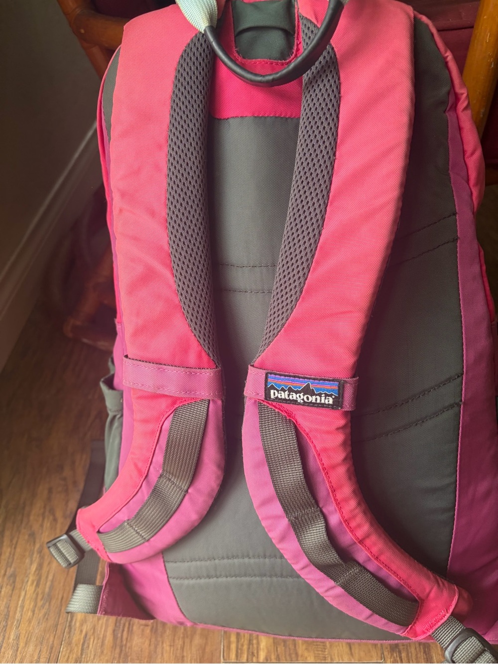 Patagonia Pink Quilted Backpack with Blue Zipper Accent - Picture 6 of 7